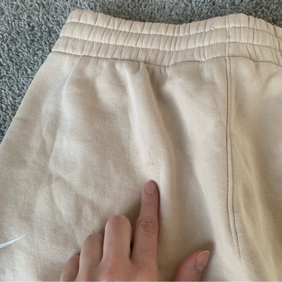 Nike Kids Club Fleece Cut Off Sweat Pant Shorts Size Small - Picture 8 of 8